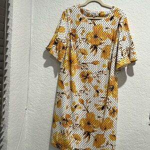 Size 14 flowers yellow with background white